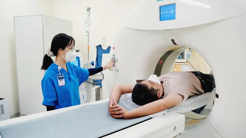 Đẩy mạnh phân cấp mua sắm thuốc