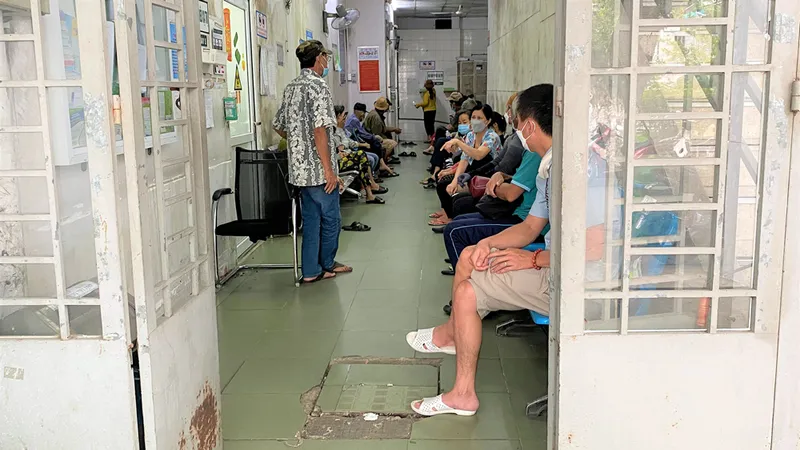 Nhiều khu vực tại Bệnh viện Ung bướu TPHCM cơ sở 1 xuống cấp, nhếch nhác. Ảnh: BÙI TUẤN