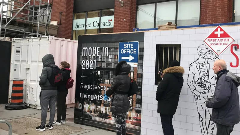 Canada: Người dân ngày càng lún sâu vào nợ nần