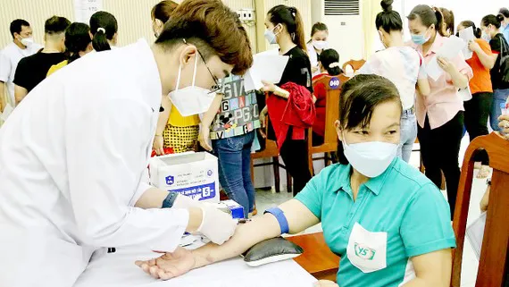 Hơn 1.000 công nhân được khám sức khỏe miễn phí