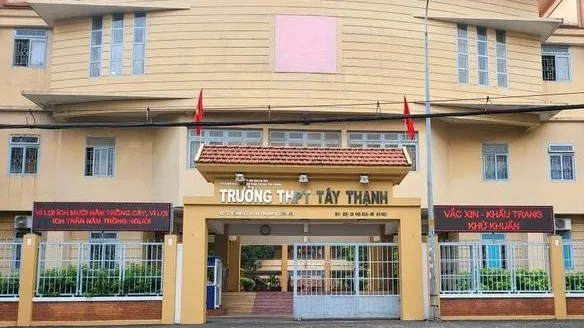 Trường THPT Tây Thạnh dừng nhận tài trợ