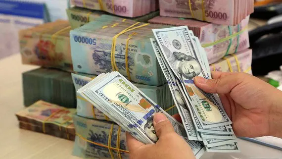 Giá USD tự do vượt 25.000 đồng/USD