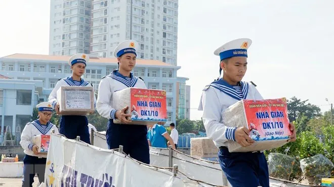Hai đoàn công tác kết thúc chuyến thăm, chúc tết cán bộ, chiến sĩ nhà giàn DK1