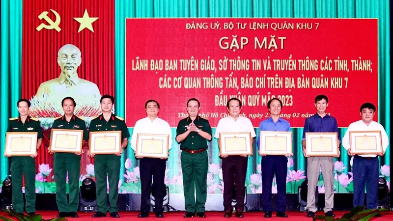 Báo chí làm cho Dân tin Đảng, đồng thuận với Chính quyền