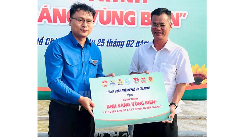 Hơn 1,5 tỷ đồng chăm lo người dân tại Ngày hội Biên phòng