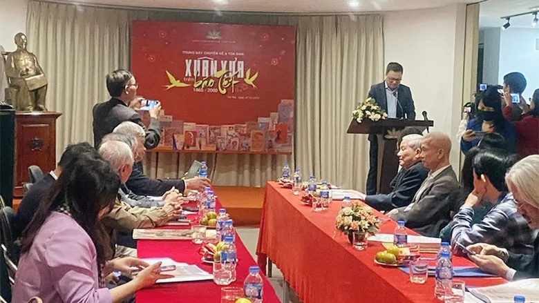 Trưng bày chuyên đề “Xuân xưa trên báo tết 1865 - 2000”