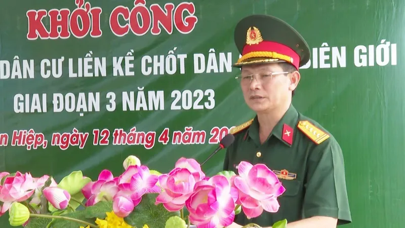 Đại tá Nguyễn Minh Tấn phát biểu tại buổi lễ
