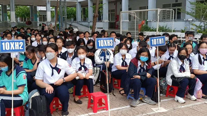 Các trường học ở TPHCM hưởng ứng "Tuần lễ an toàn giao thông đường bộ toàn cầu"