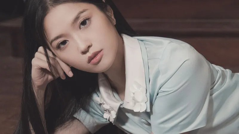Suni Hạ Linh hé lộ ca khúc “Sự mập mờ” bằng 6 thứ tiếng