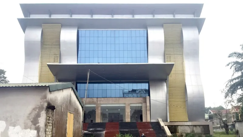 Nhà hát dân ca ví, giặm bỏ hoang