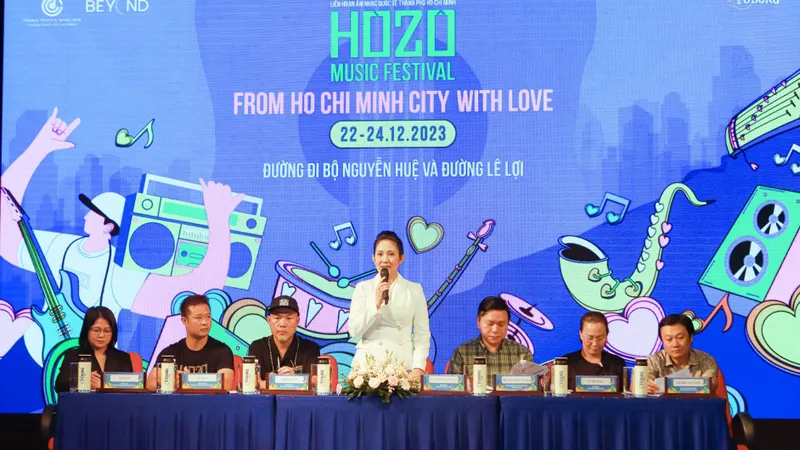 Họp báo công bố thông tin