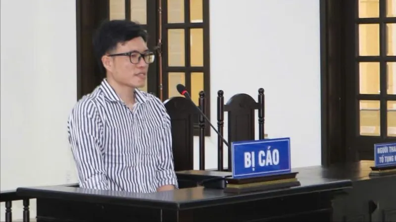 Lừa đảo hơn 8 tỷ đồng, cựu cán bộ ngân hàng lãnh án 12 năm tù
