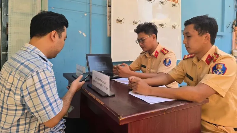 Công an TPHCM tiếp nhận gần 4.900 hồ sơ cấp, đổi GPLX trong 10 ngày