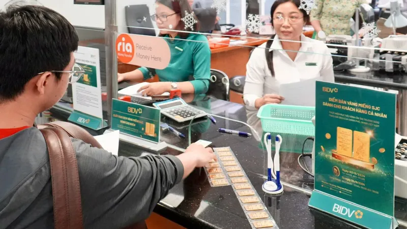 Giá vàng miếng SJC cao hơn thế giới khoảng 16 triệu đồng/lượng, Ngân hàng Nhà nước cảnh báo hiện tượng đầu cơ