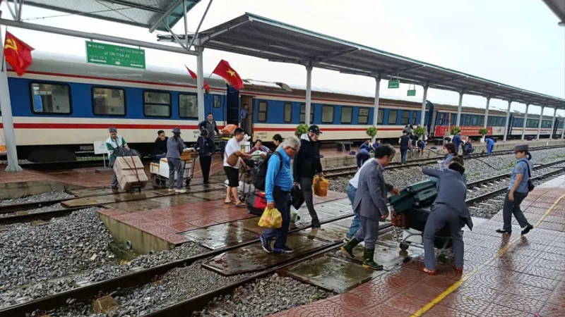 Ngành đường sắt tạm ngừng chạy nhiều đoàn tàu từ nay đến ngày 10-11