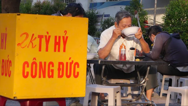 Tiệm mì “2K tùy hỷ”