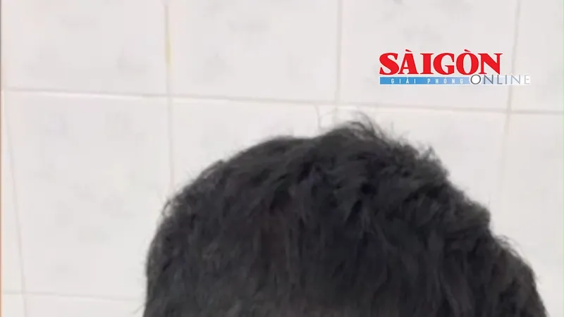 Liên quan vụ bạo hành bé trai 2 tuổi, tối 5-5, Cơ quan Cảnh sát điều tra, Công an TPHCM cho biết đã ra lệnh bắt khẩn cấp Nguyễn Thị Thanh Trúc (33 tuổi) và Danh Chơn (30 tuổi), cùng ngụ xã Hòa Hiệp, để điều tra về hành vi cố ý gây thương tích.