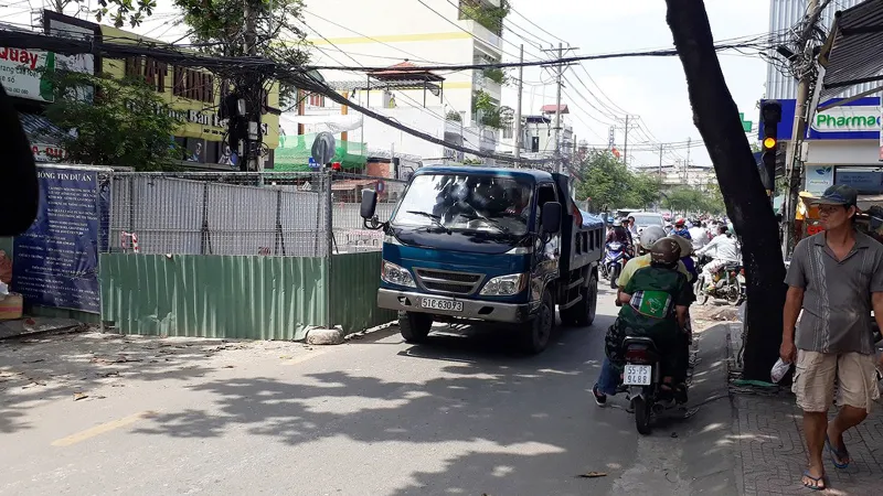 Thi công đào đường bầy hầy: Tạm ngưng cấp phép 