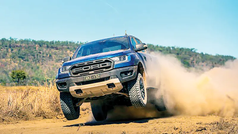Thể hiện sức mạnh và di sản về thiết kế các dòng xe bán tải, đa dụng, ra mắt Ranger Raptor ​