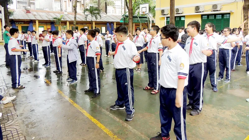 Căng mình với quá tải sĩ số