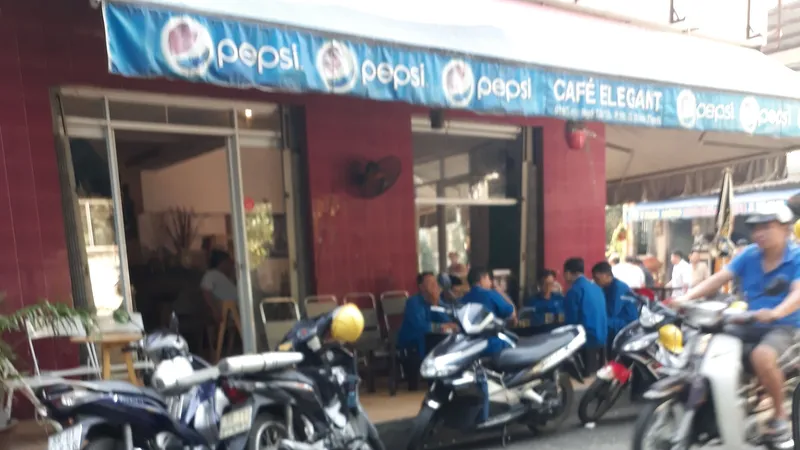 Giả danh công nhân ngành điện để bán hàng giả