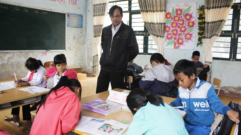 Nghĩa cử đẹp của người thầy giáo vùng cao