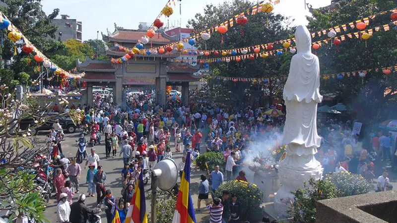 Nhận thức và hành xử đúng trong mùa lễ hội