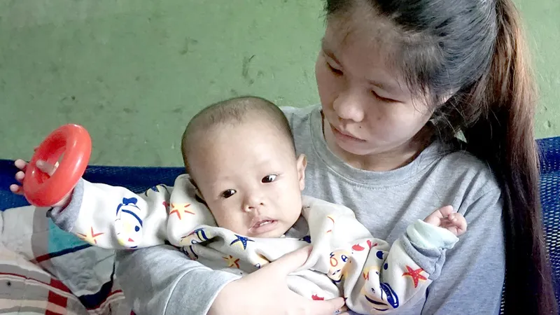 Bị trộm hết tiền chữa bệnh cho con