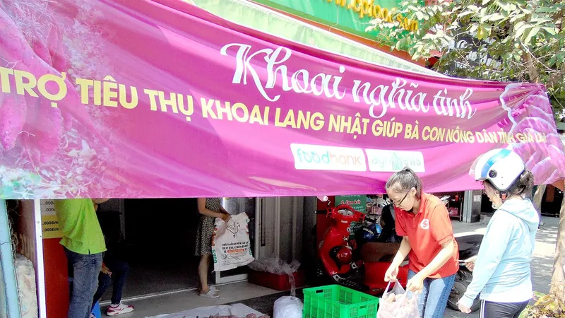 Điểm bán “Khoai nghĩa tình” ở số 419 Nơ Trang Long