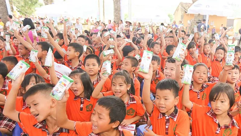 Tính đến nay, Quỹ sữa Vươn cao Việt Nam đã trao tặng hơn 35 triệu ly sữa với tổng giá trị tương đương gần 150 tỷ đồng cho 440 ngàn trẻ em khó khăn trên khắp Việt Nam