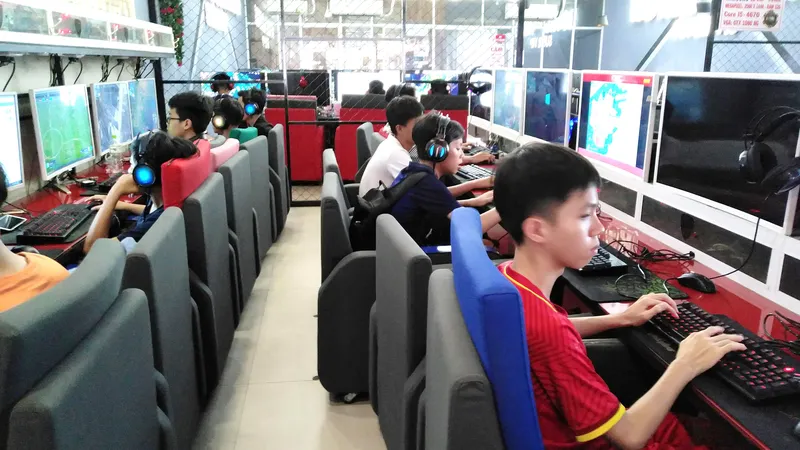 Hè đến, lo trẻ nghiện game 