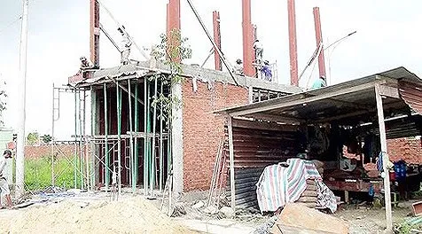 Cưỡng chế tháo dỡ 7 công trình xây dựng không phép 