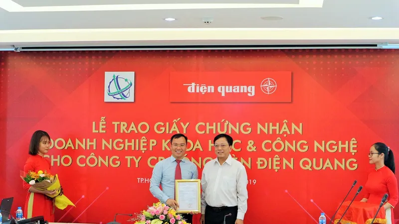 Điện Quang được cấp chứng nhận Doanh nghiệp Khoa học và Công nghệ