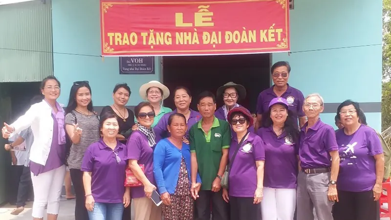 Hạnh phúc với Ánh Trăng