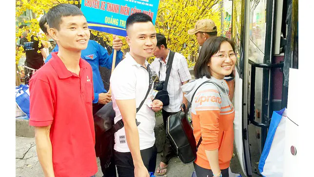 Mang niềm vui đến người nghèo xa quê