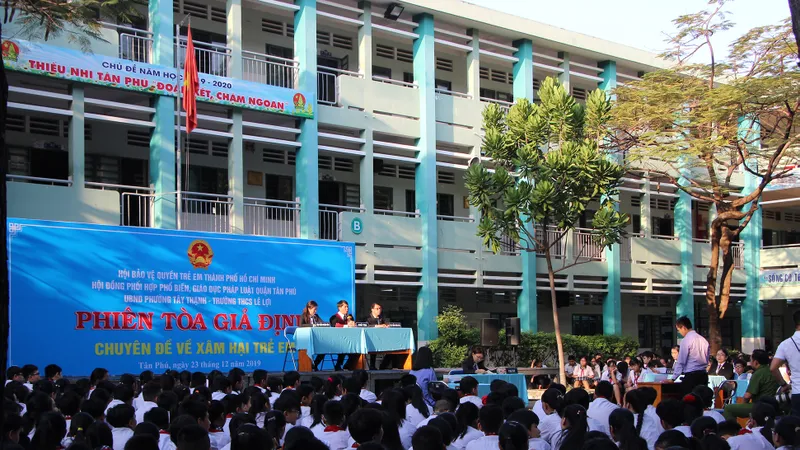 Đưa phiên tòa giả định vào trường học