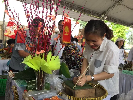 Họp mặt sinh viên đón tết xa nhà