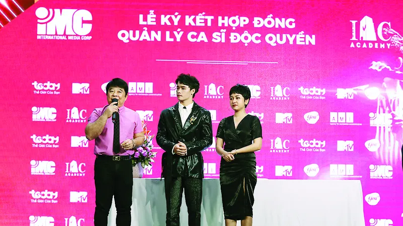 Lễ ký kết hợp đồng quản lý ca sĩ độc quyền của IMC cùng 2 nghệ sĩ tài năng - Thiên Vũ và Đạt Ozy