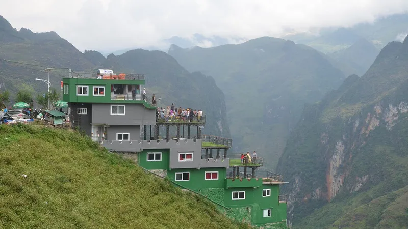 Thỏa hiệp với sai phạm