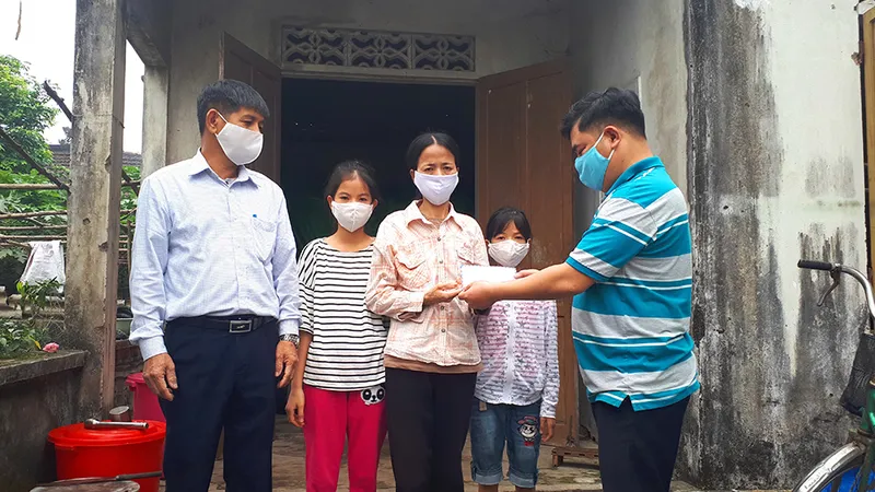 381,2 triệu đồng giúp bệnh nhân nghèo