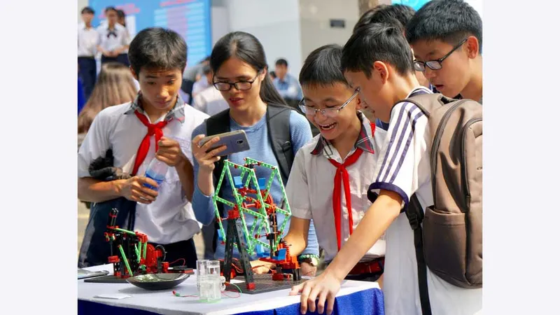 Học sinh trải nghiệm công nghệ