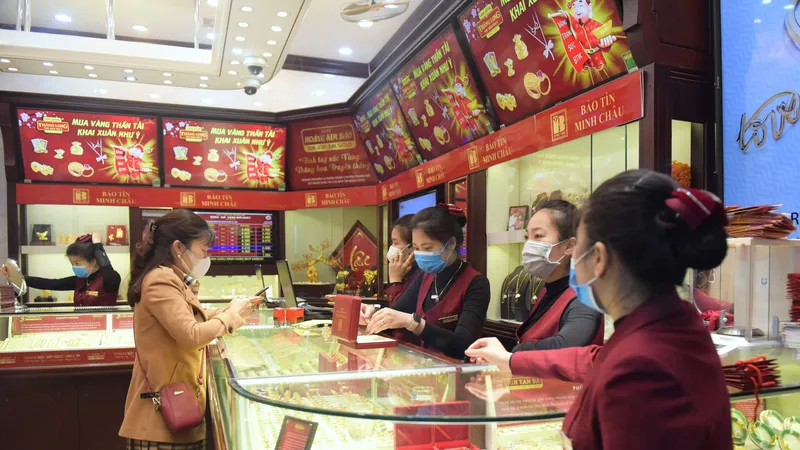 Vàng còn “dậy sóng”