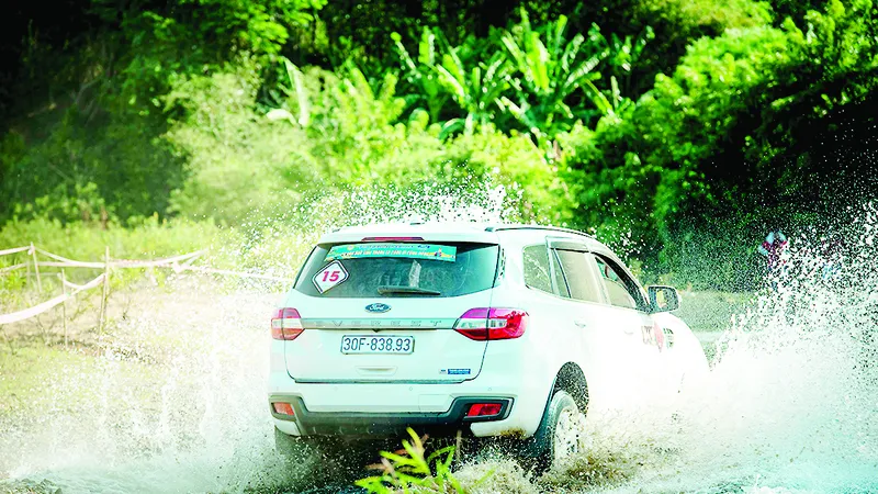 Ford Everest dẫn đầu doanh số phân khúc SUV hạng trung tháng 7-2020