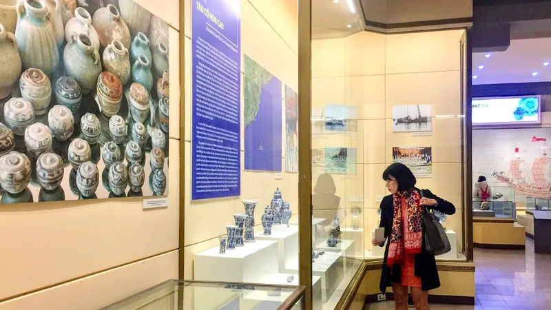 Hành động để xây dựng, phát triển văn hóa, con người Việt Nam - Bài 2: Cần nâng cao nội lực văn hóa