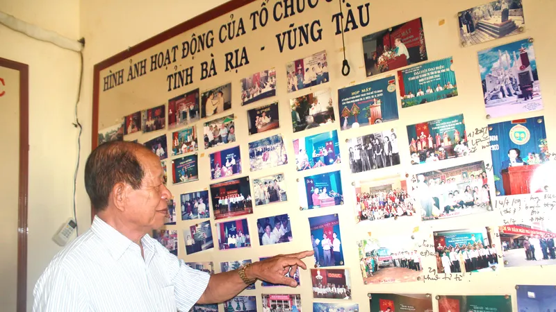 Địa chỉ đỏ và những tấm lòng son