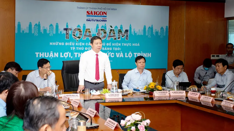Quang cảnh buổi tọa đàm “Những điều kiện cần và đủ để hiện thực hóa TP Thủ Đức - TP sáng tạo: Thuận lợi, thách thức và lộ trình”. Ảnh: HOÀNG HÙNG