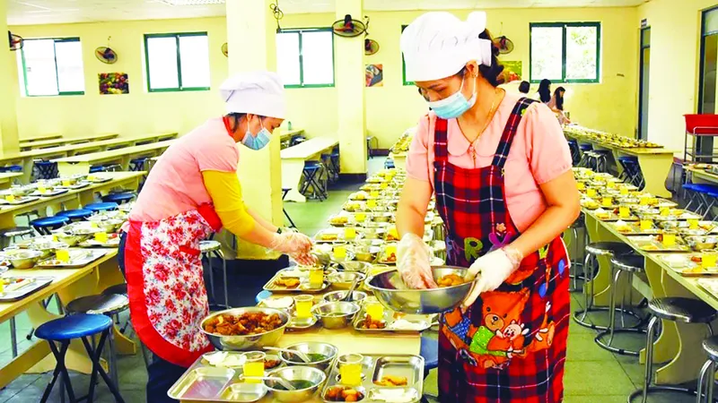 Siết an toàn thực phẩm học đường 