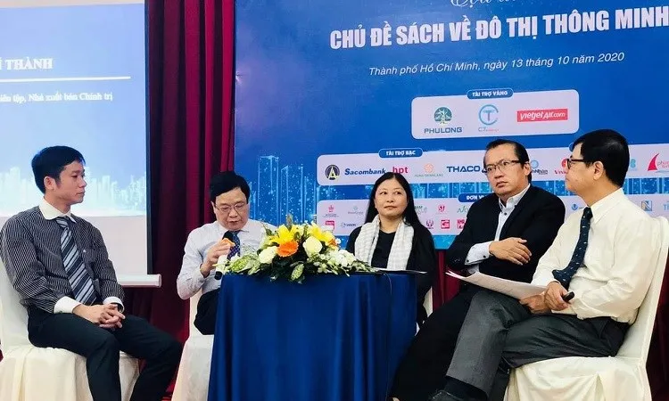 Các đại biểu trao đổi tại buổi tọa đàm. Ảnh: ttbc-hcm.gov.vn