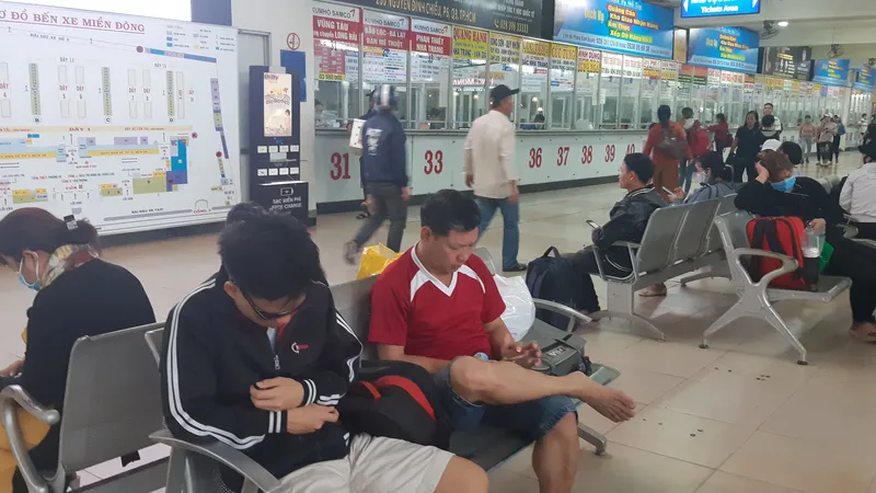 Thờ ơ việc đeo khẩu trang nơi công cộng