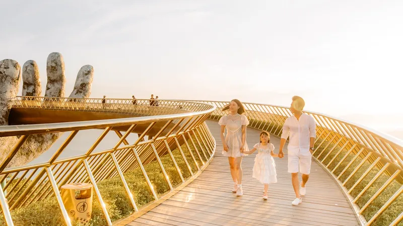 Cầu Vàng tại Sun World Ba Na Hills 